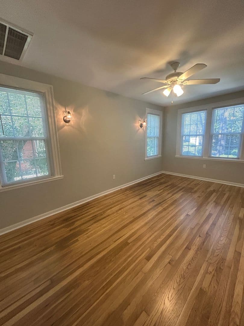 Savannah Apartment: 703 East 41st Street