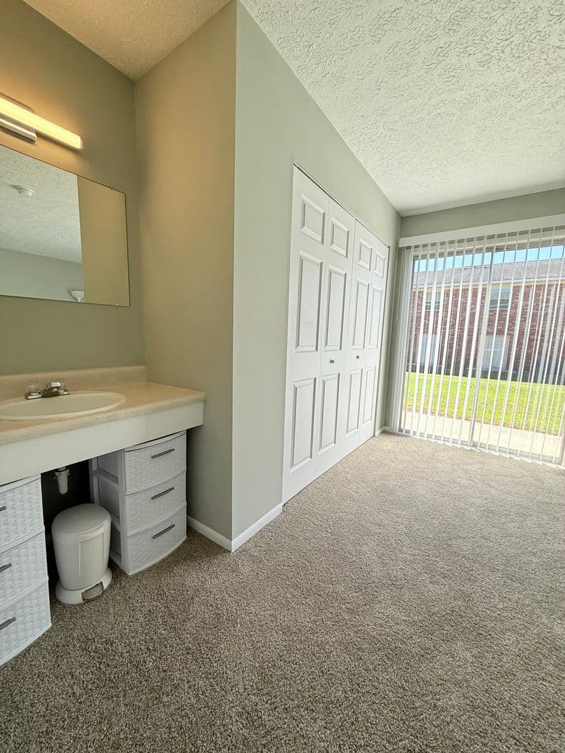 Savannah Apartment: 1901 Kingstown Drive