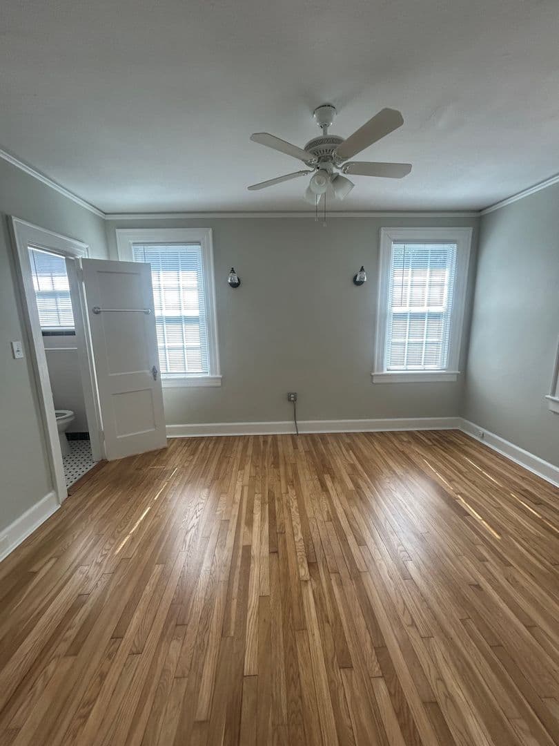 Savannah Apartment: 703 East 41st Street