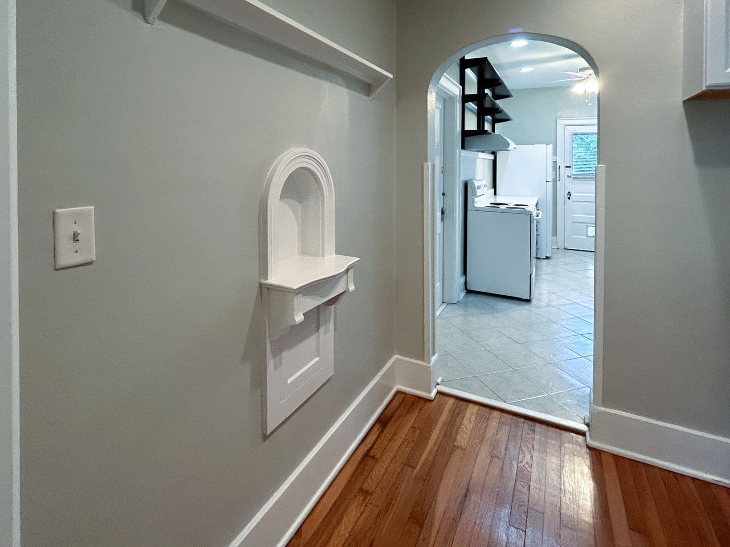 Savannah Apartment: 505 East 51st Street