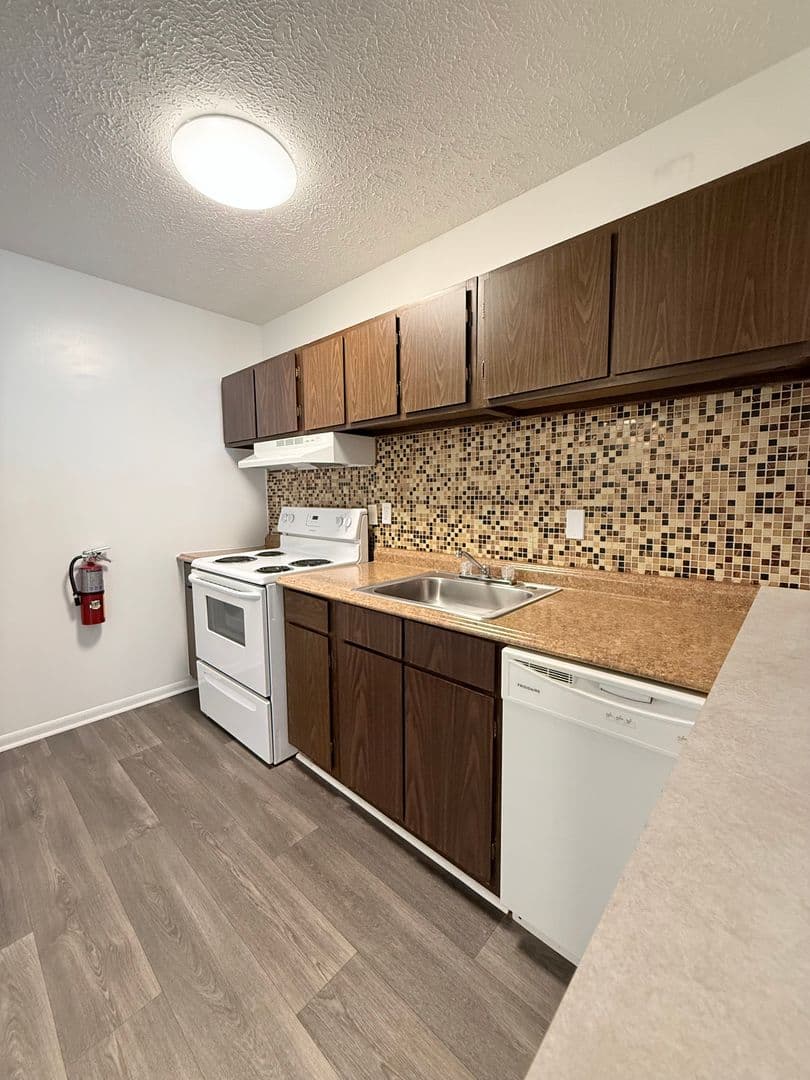 Savannah Apartment: 1901 Kingstown Drive