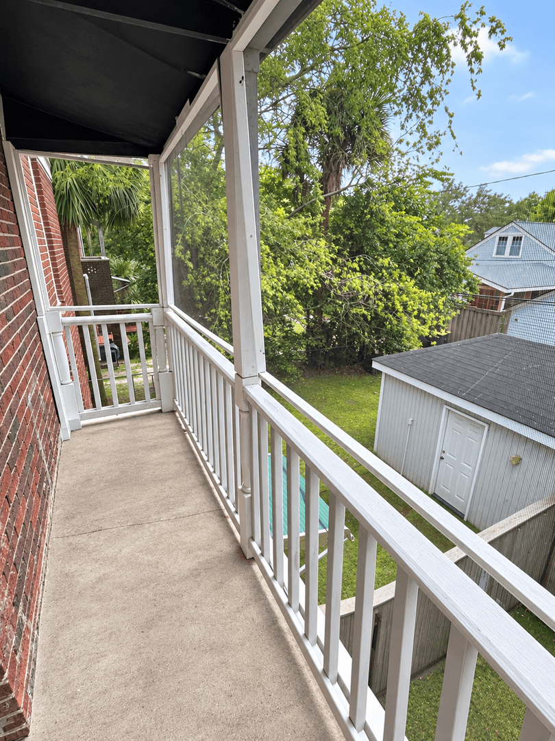 Savannah Apartment: 505 East 51st Street