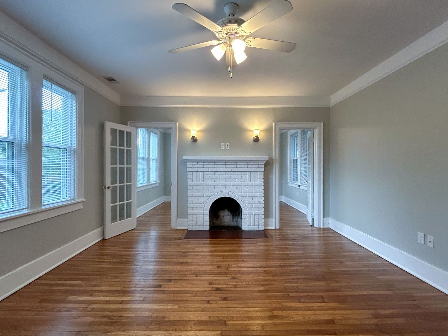 Savannah Apartment: 505 East 51st Street