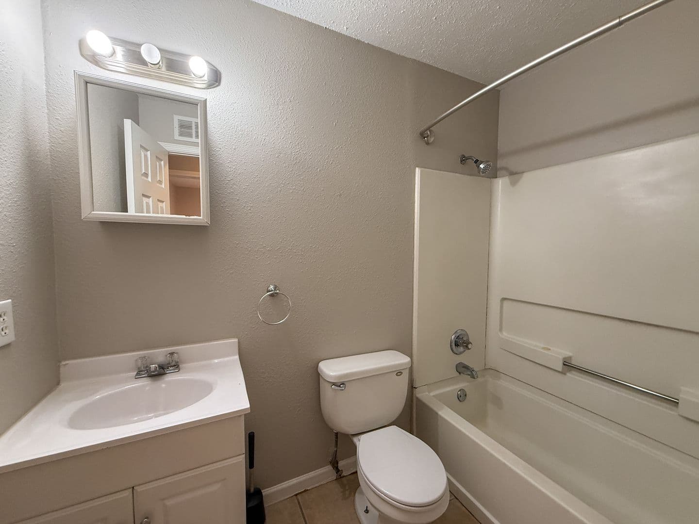 Pace House: 4321 Chalet Circle