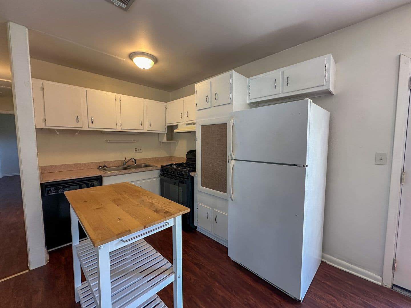 Pensacola House: 279 Airport Blvd