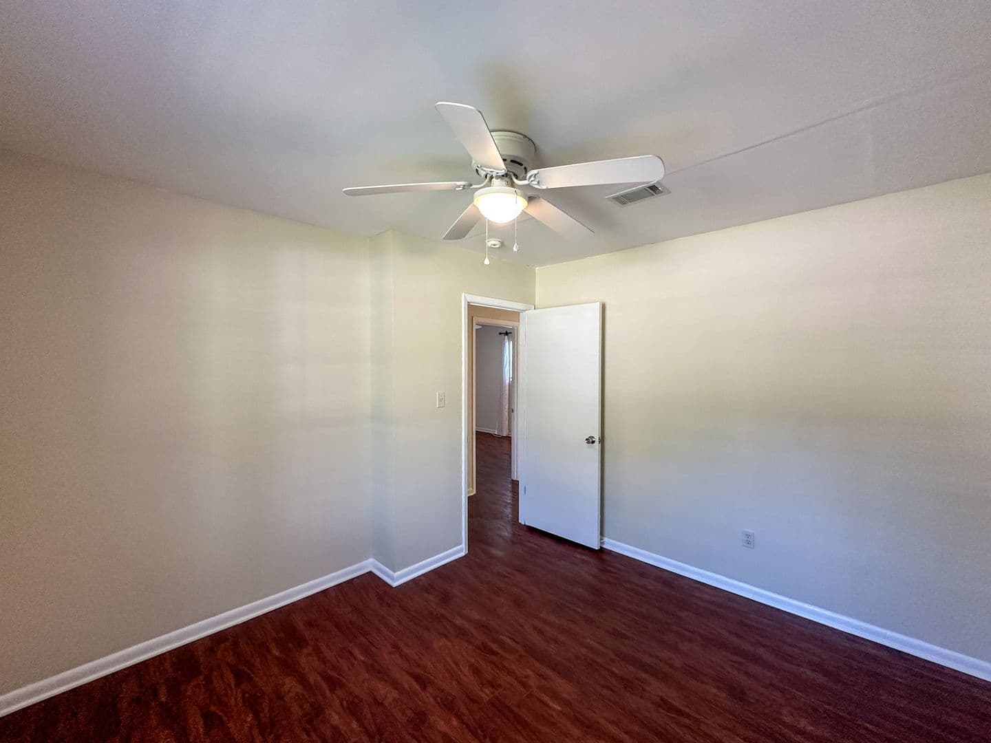 Pensacola House: 279 Airport Blvd