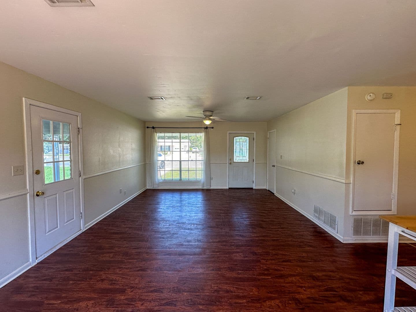Pensacola House: 279 Airport Blvd