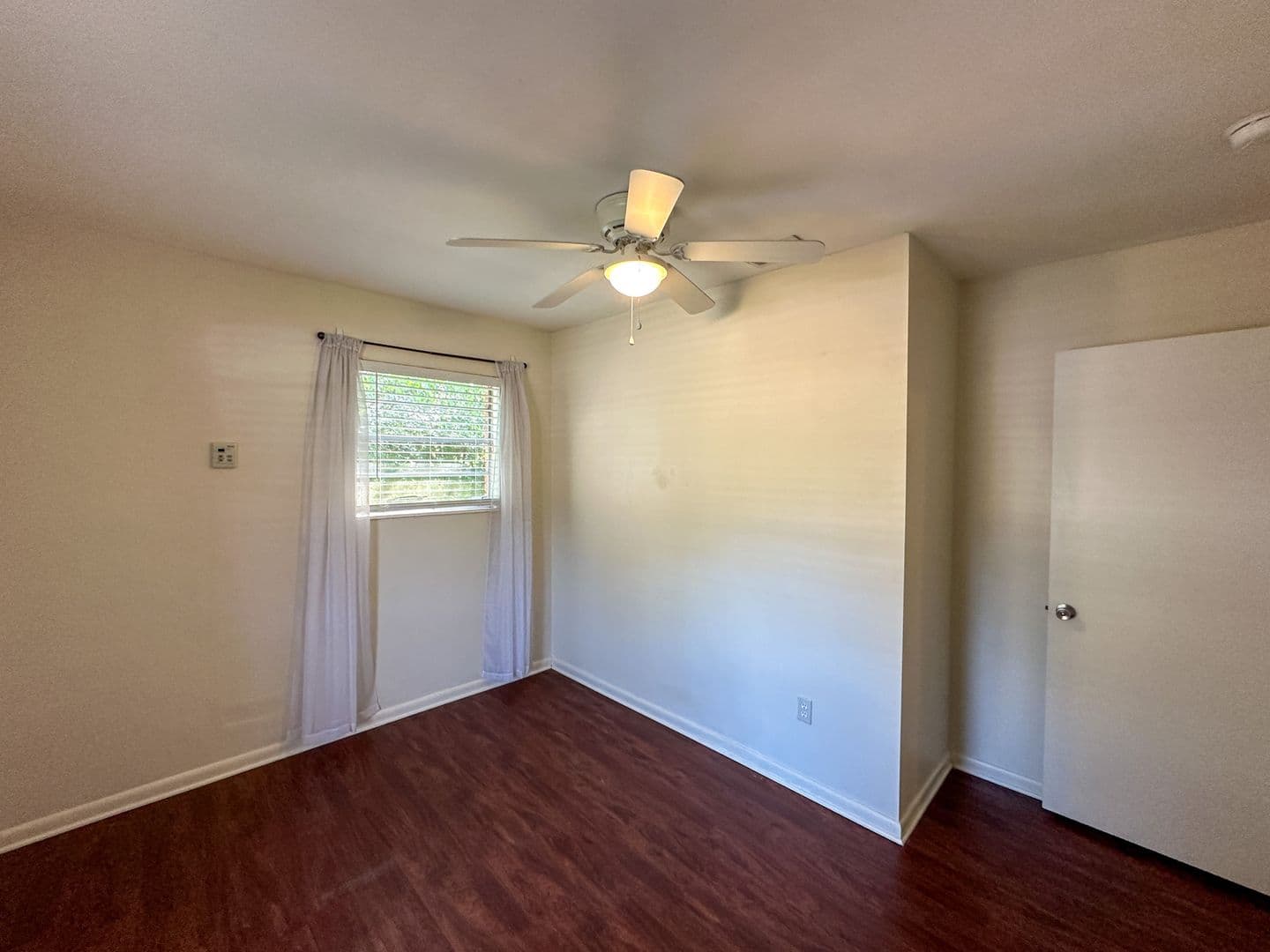 Pensacola House: 279 Airport Blvd
