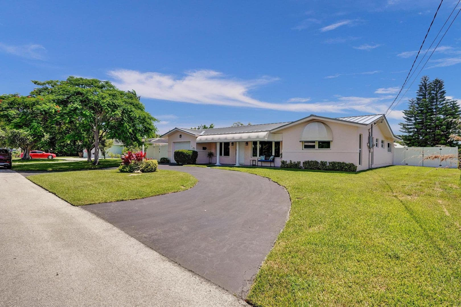 Deerfield Beach House: 1014 SE 14th Avenue