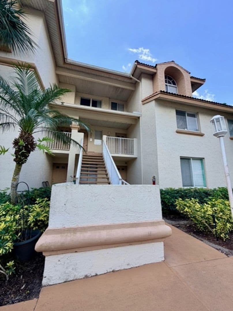 West Palm Beach Condo: 19216 Glenmoor Drive - 19216