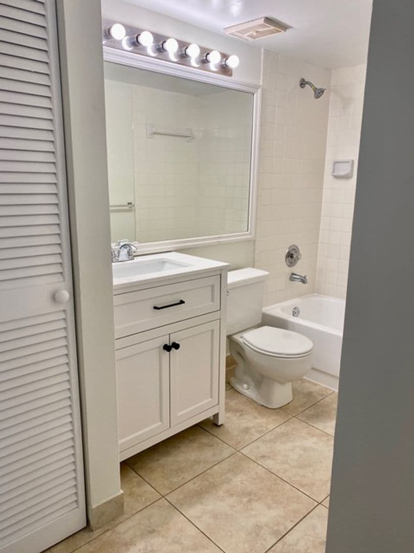 West Palm Beach Condo: 19216 Glenmoor Drive - 19216