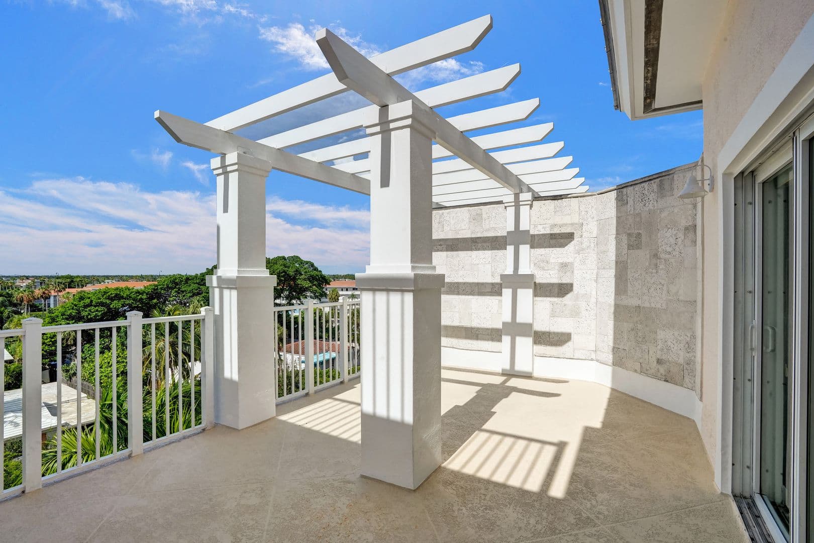 Deerfield Beach House: 1931 NE 2nd Street