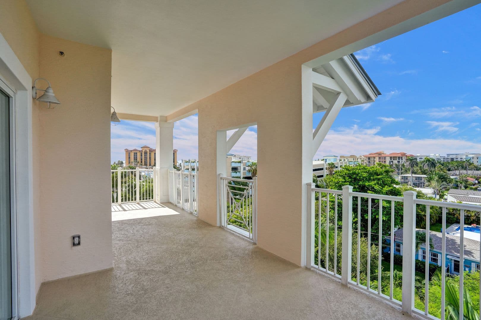 Deerfield Beach House: 1931 NE 2nd Street
