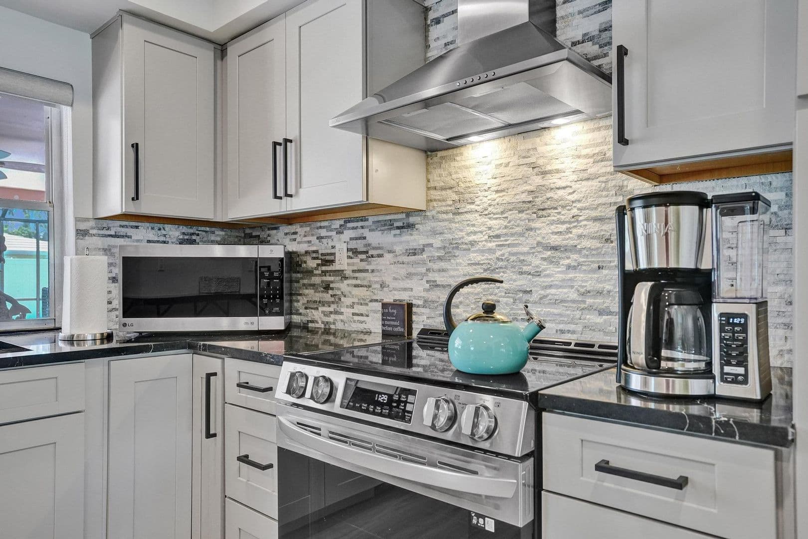 Deerfield Beach House: 1014 SE 14th Avenue