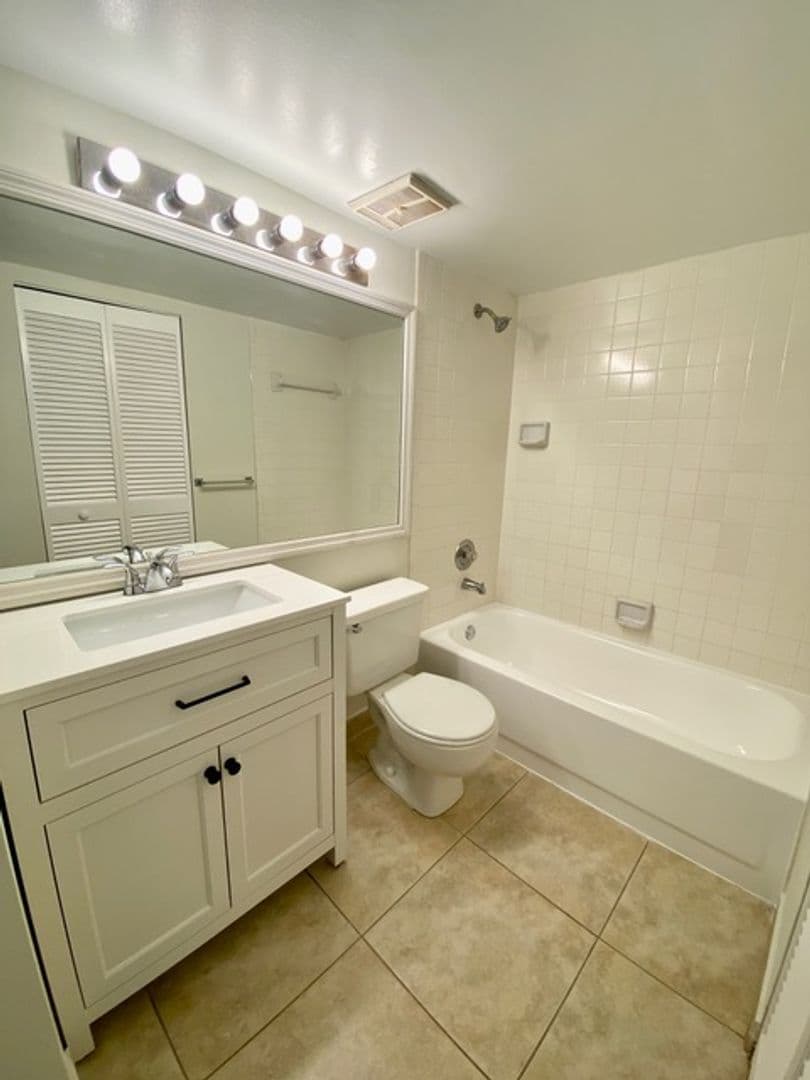 West Palm Beach Condo: 19216 Glenmoor Drive - 19216