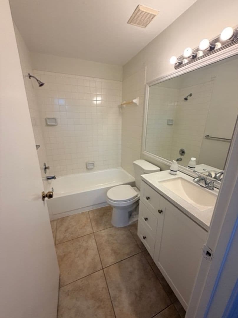 West Palm Beach Condo: 19216 Glenmoor Drive - 19216