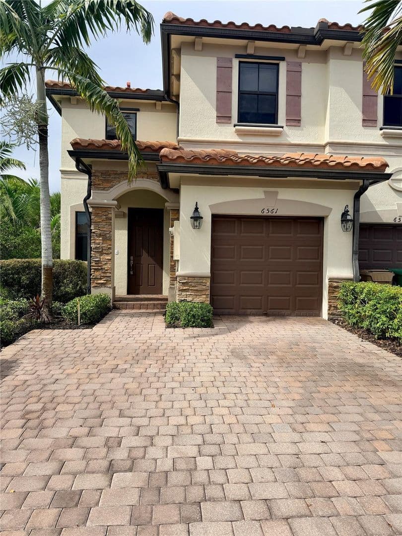 Davie House: 6561 N Anise Court