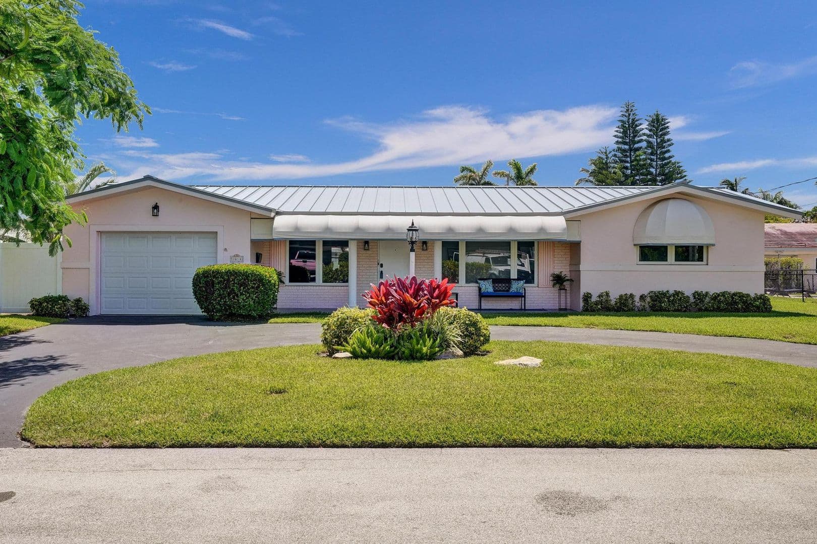 Deerfield Beach House: 1014 SE 14th Avenue