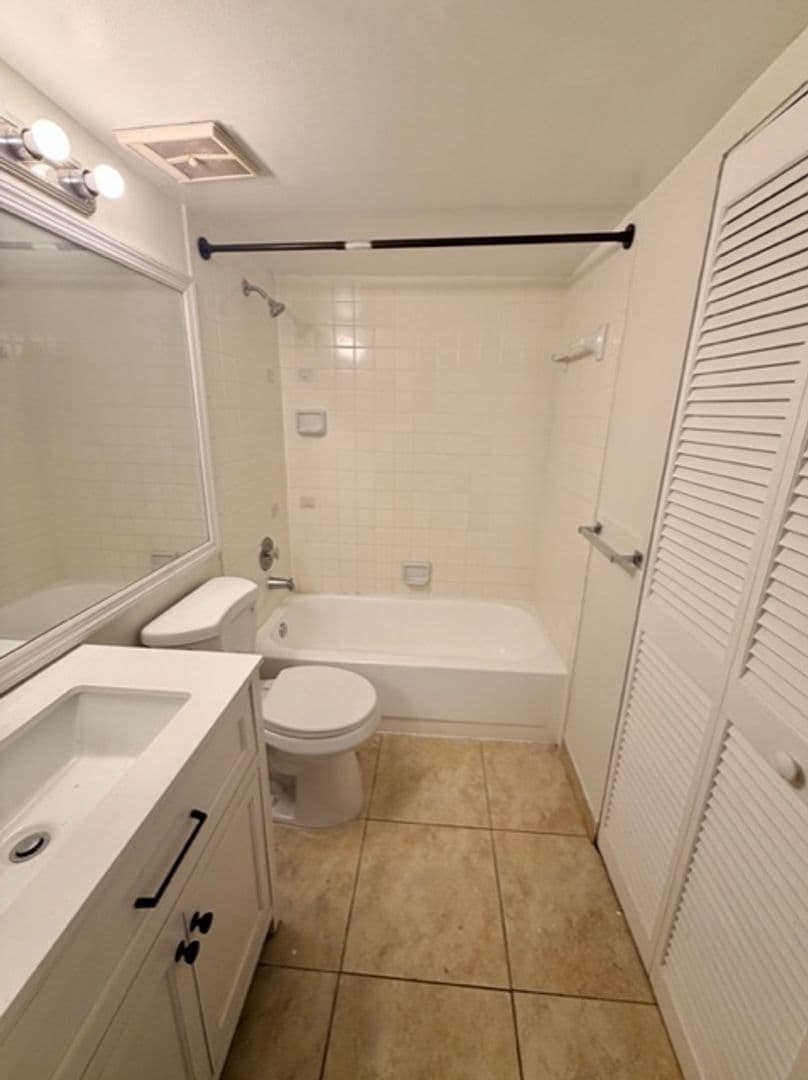 West Palm Beach Condo: 19216 Glenmoor Drive - 19216