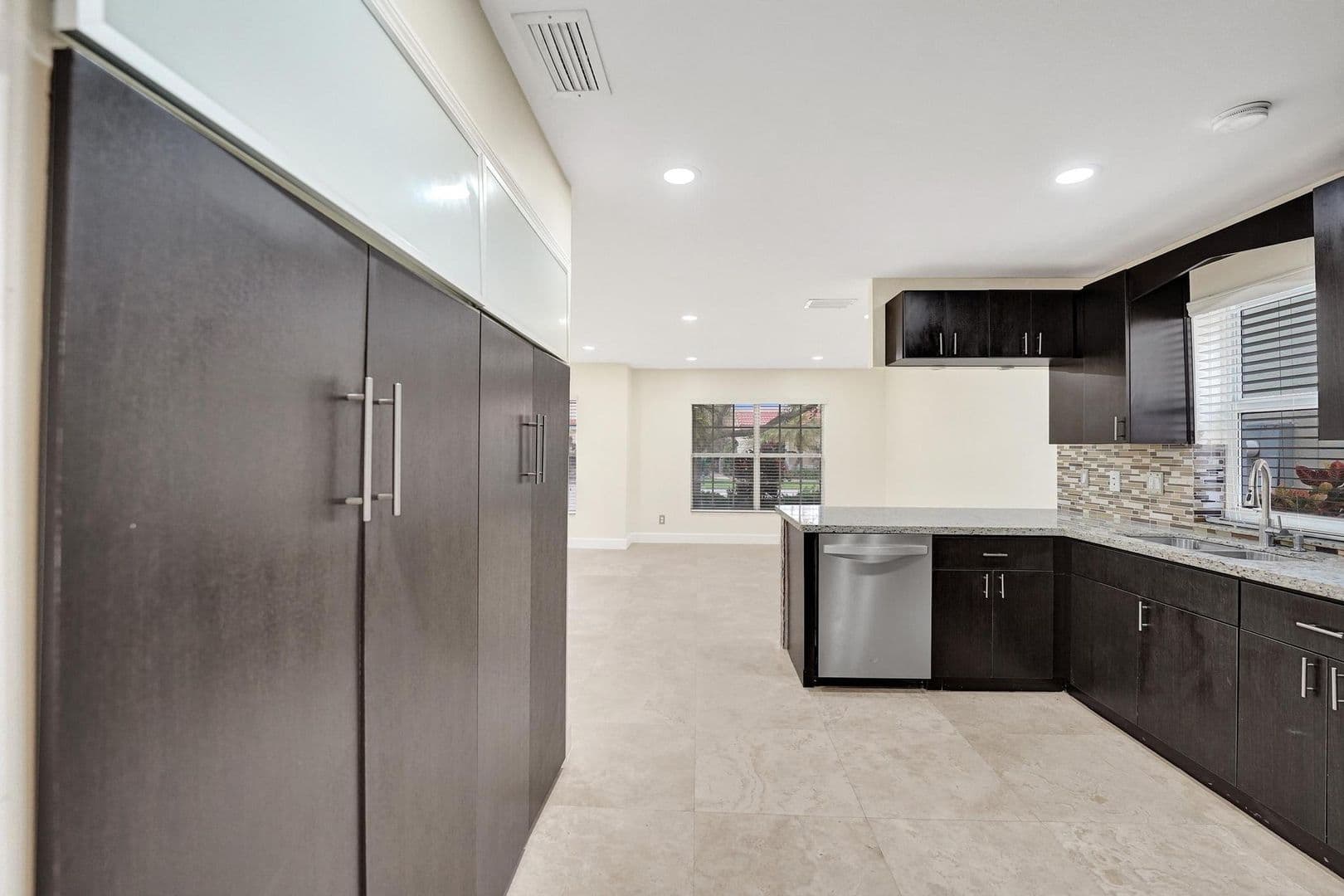 Weston House: 949 Jade Court