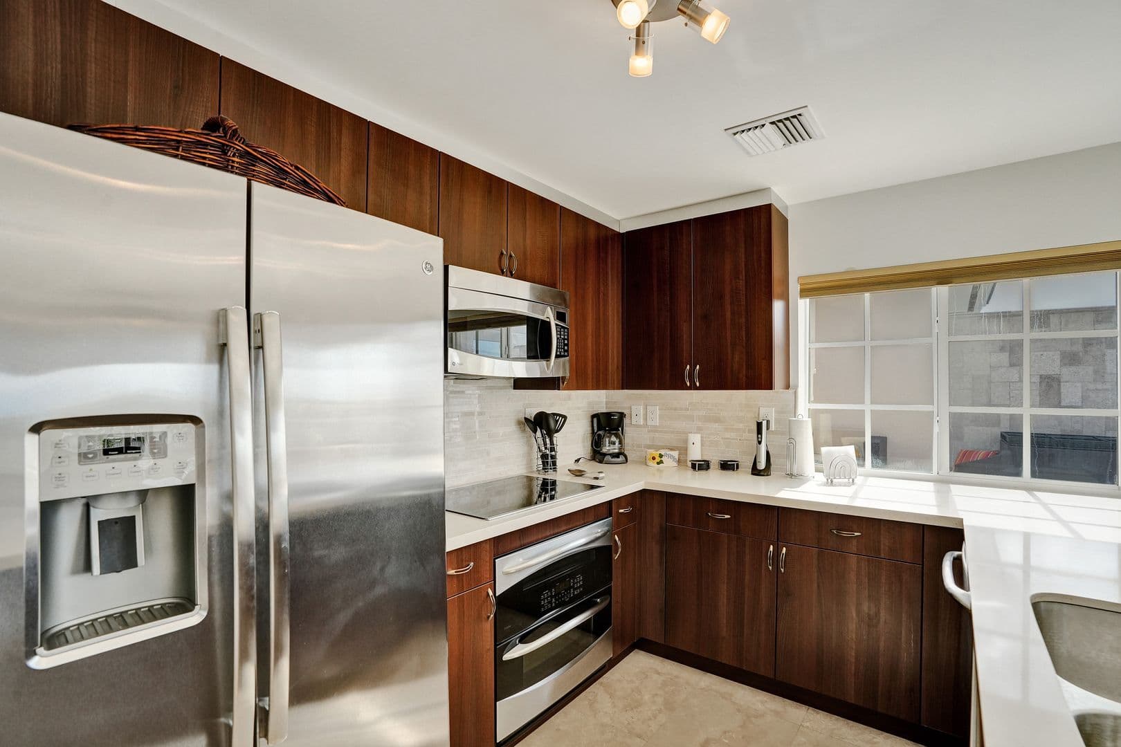 Deerfield Beach House: 1931 NE 2nd Street