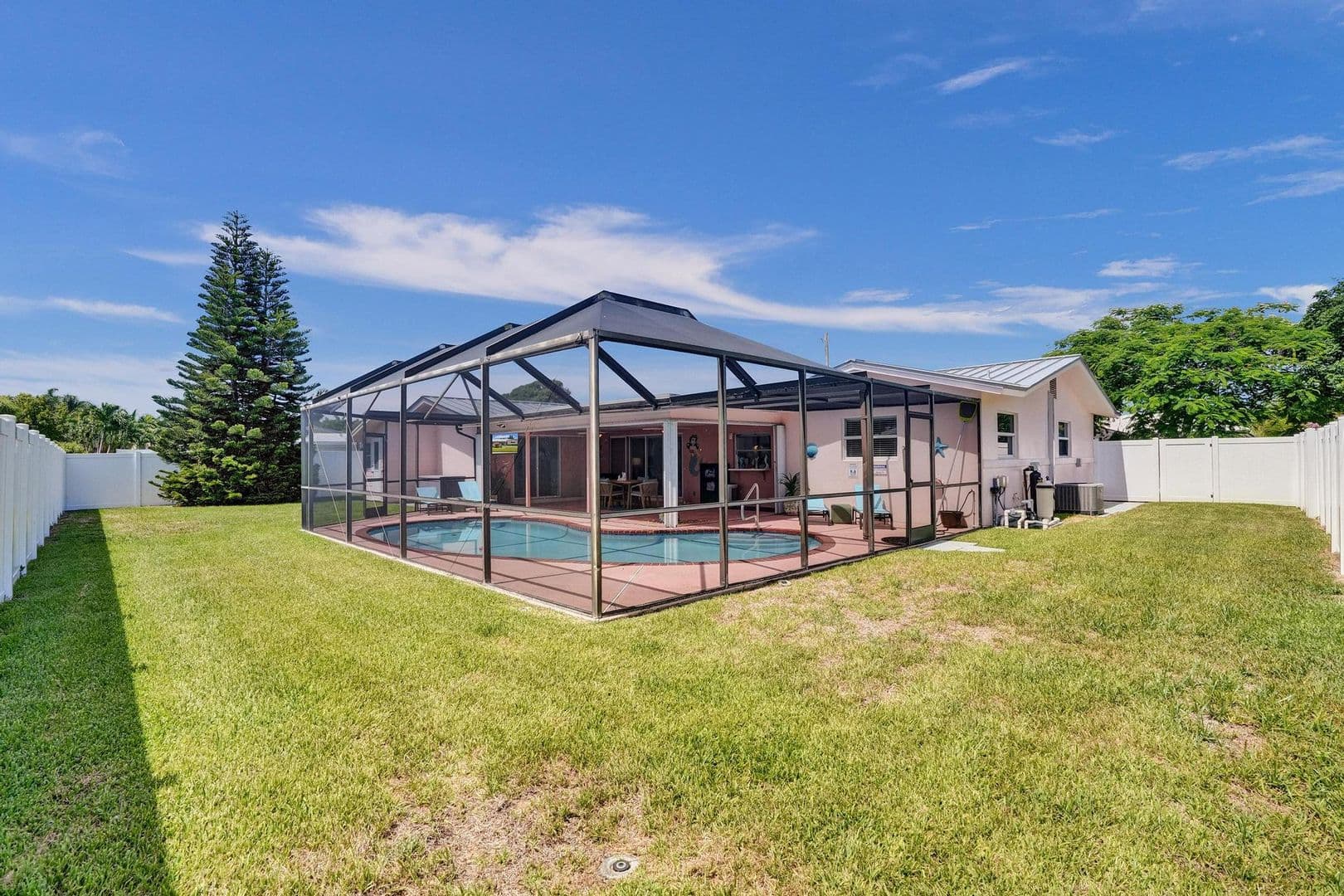 Deerfield Beach House: 1014 SE 14th Avenue