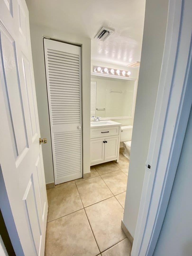 West Palm Beach Condo: 19216 Glenmoor Drive - 19216