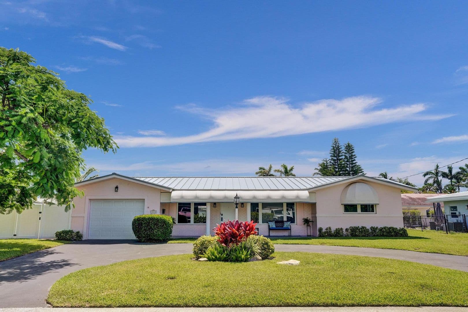 Deerfield Beach House: 1014 SE 14th Avenue