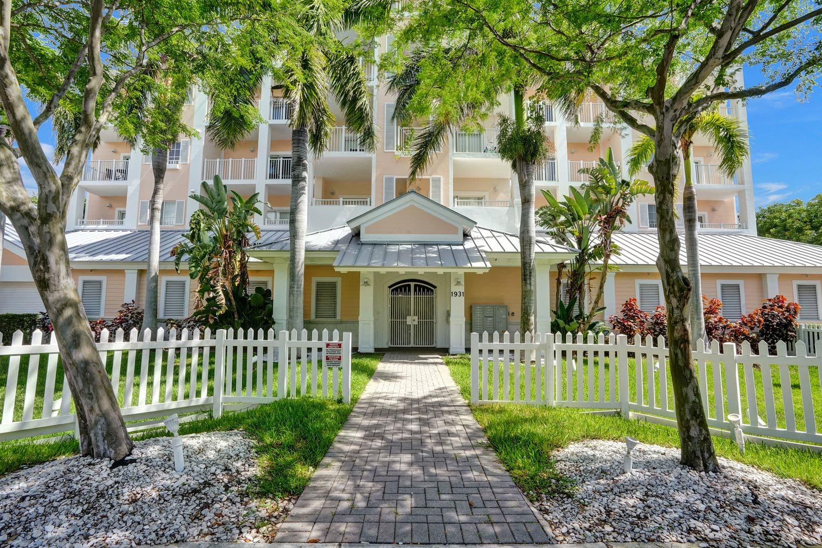 Deerfield Beach House: 1931 NE 2nd Street