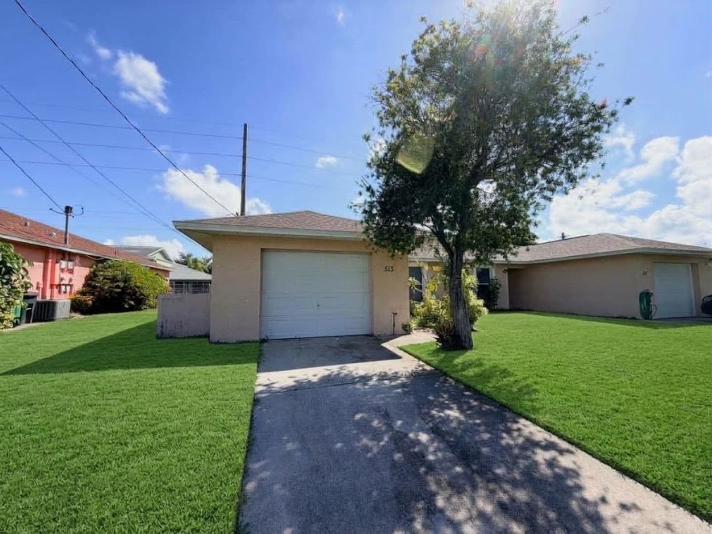Cape Coral House: 513 NE 24th Ave