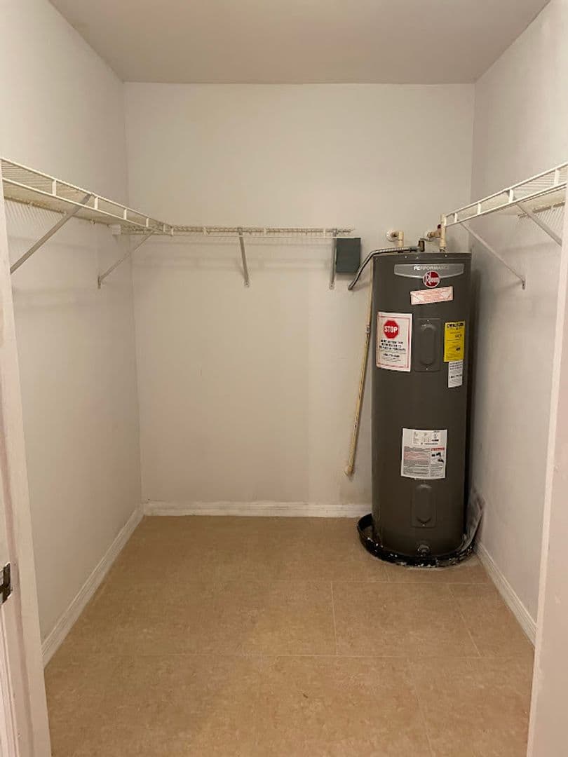 Cape Coral Apartment: 721 SW 36th St