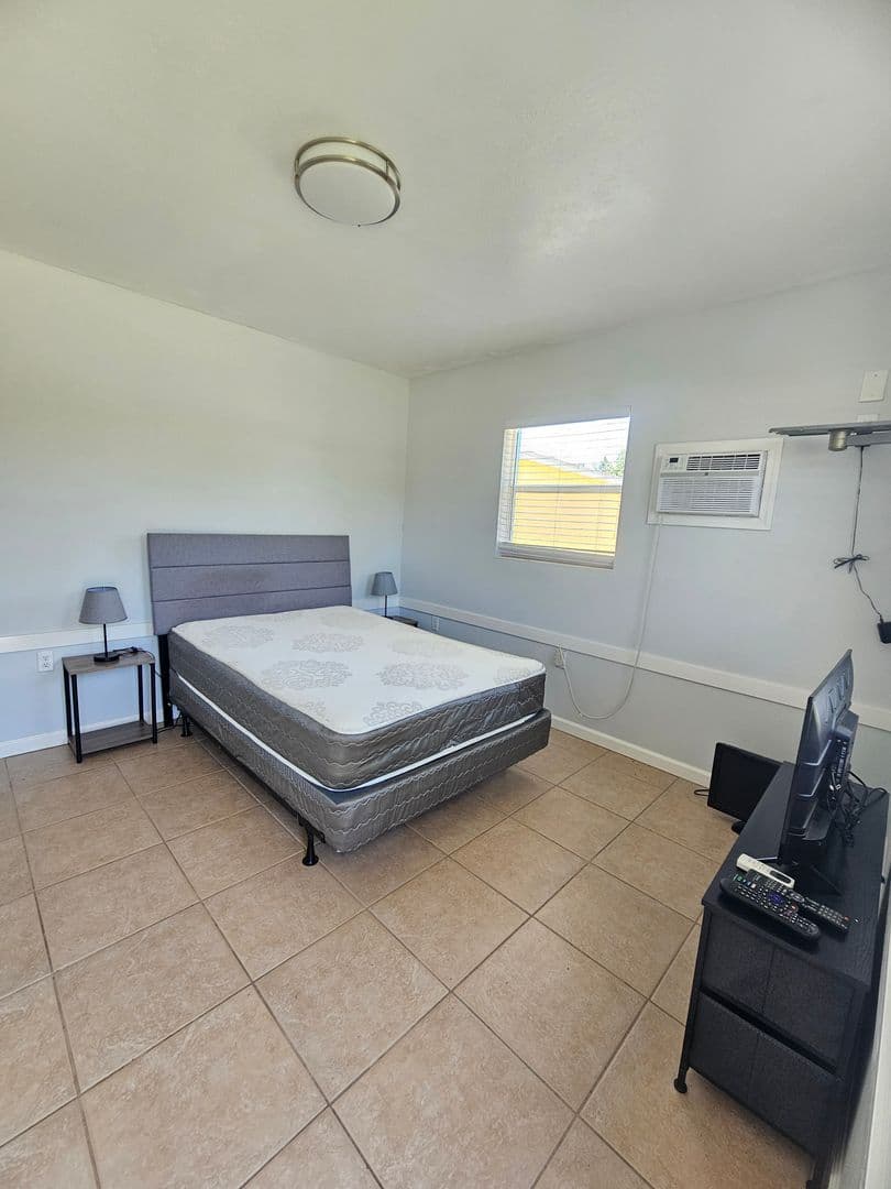 Ft. Myers Apartment: 14621 McGregor Blvd.