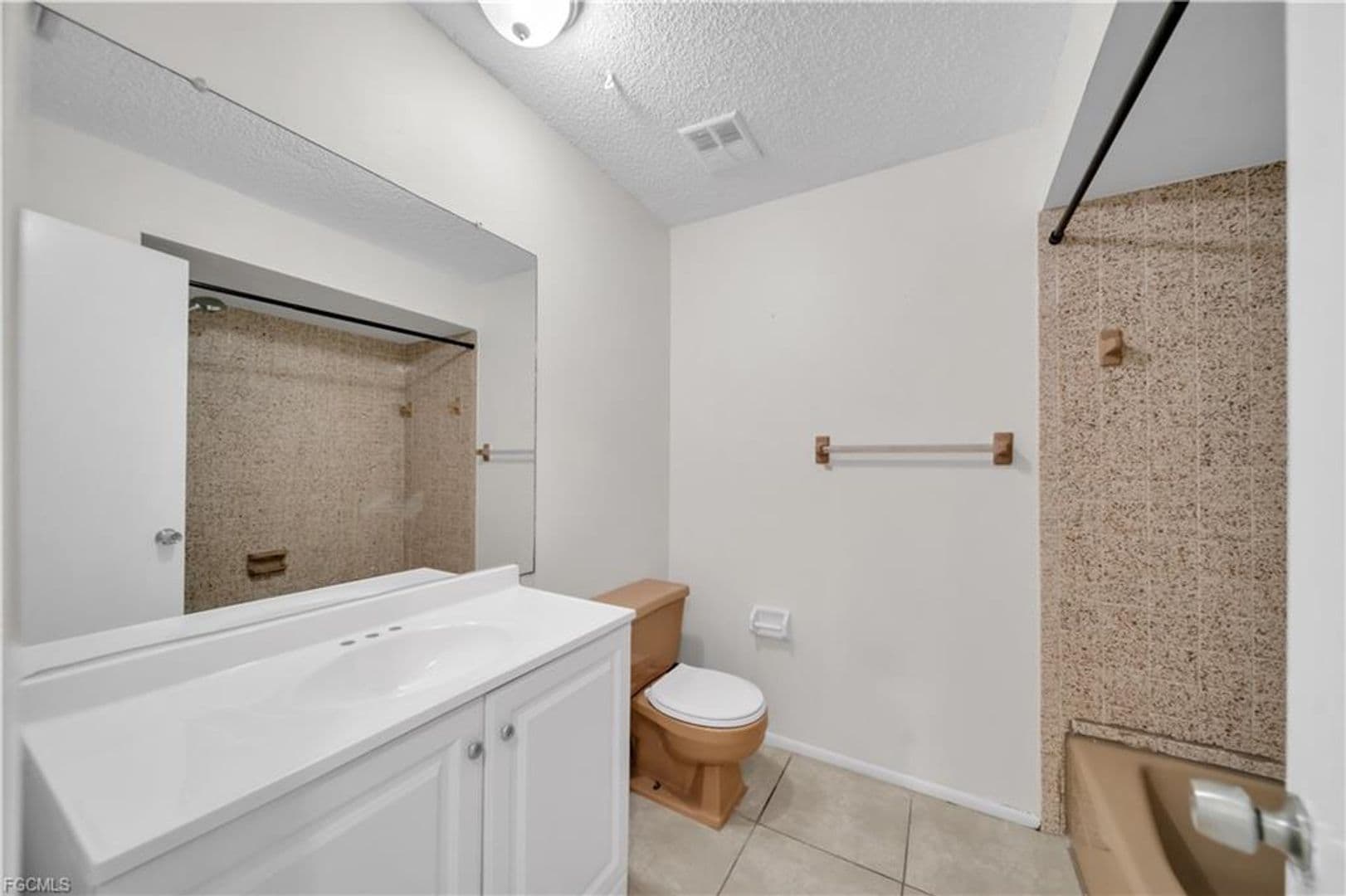 Fort Myers Apartment: 18252-18256 Morgan Drive