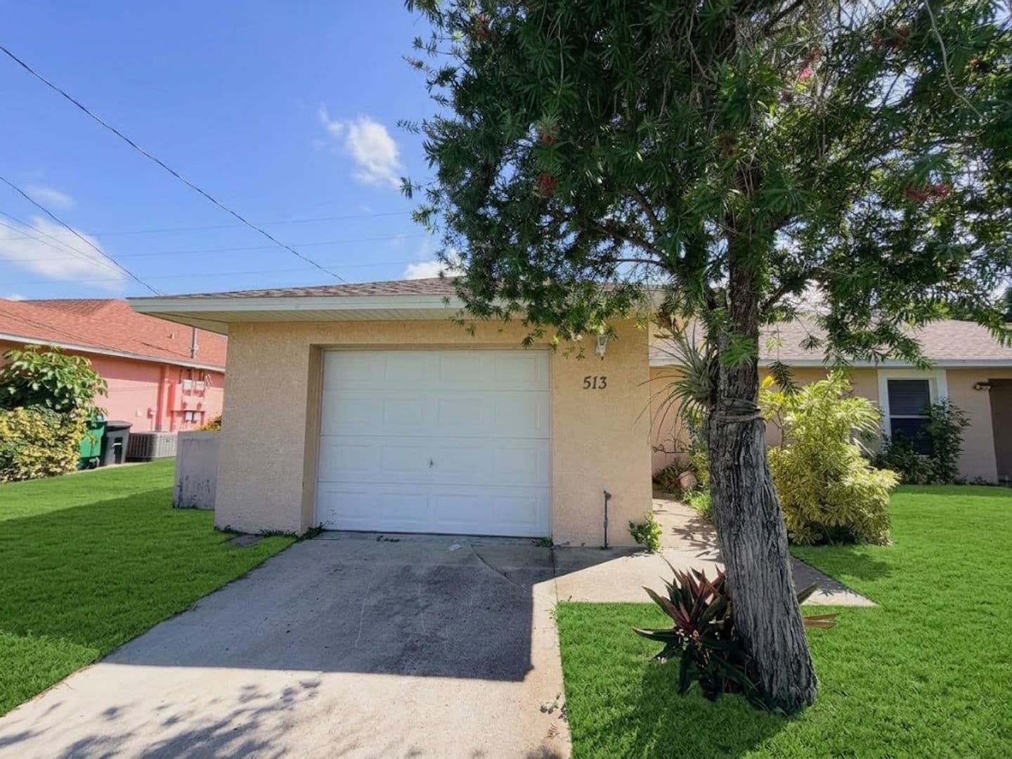Cape Coral House: 513 NE 24th Ave