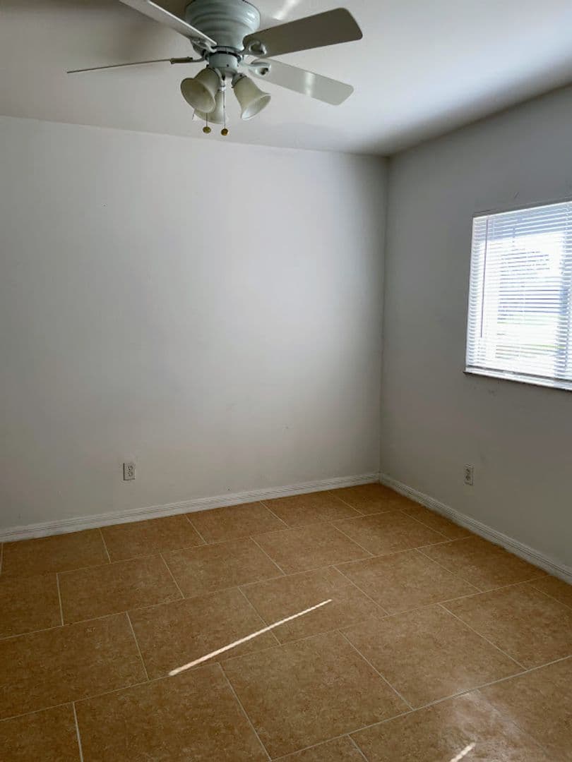 Cape Coral Apartment: 721 SW 36th St
