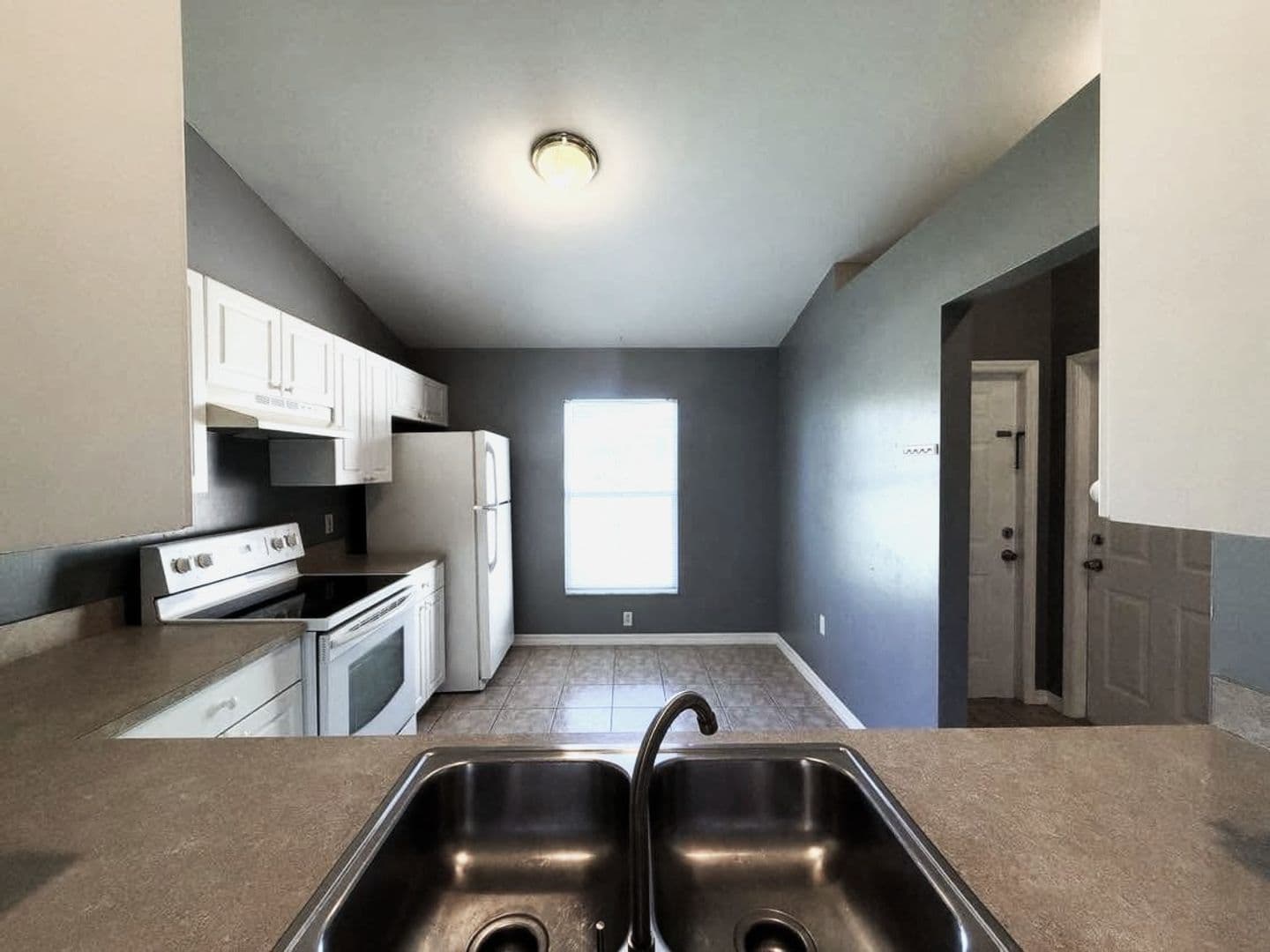 Cape Coral House: 513 NE 24th Ave