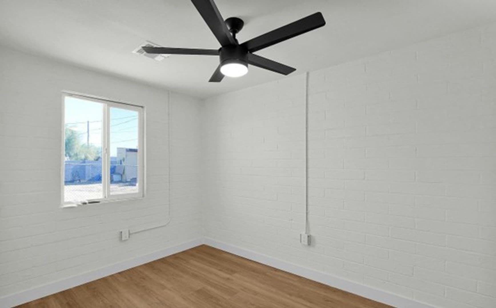 Buckeye Apartment: 202 S 2nd St