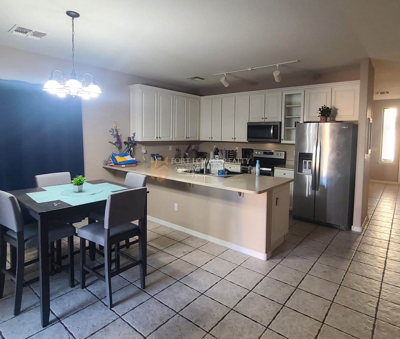 Glendale House: 7323 N 82nd Ave