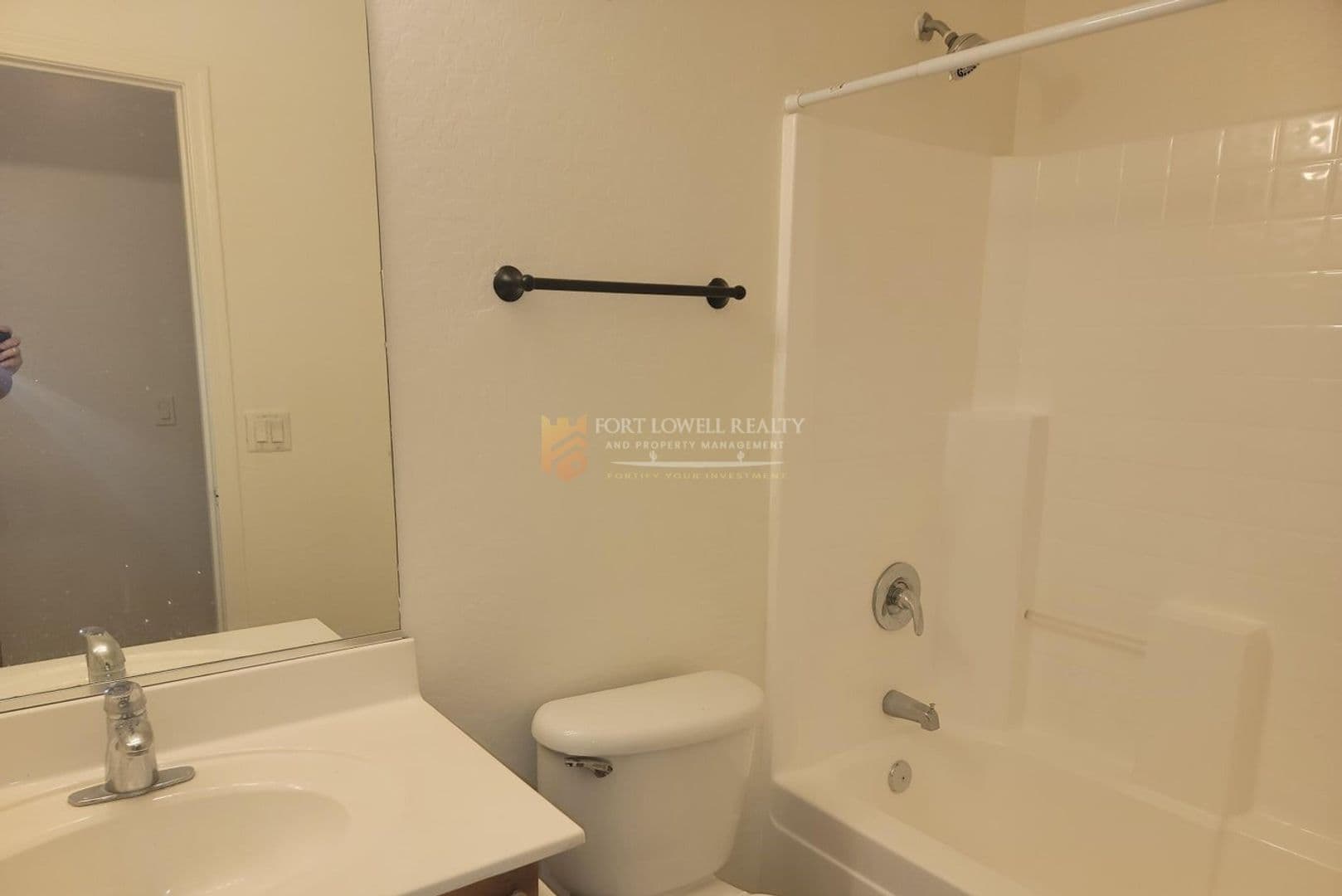 Phoenix House: 3133 W Huntington Dr