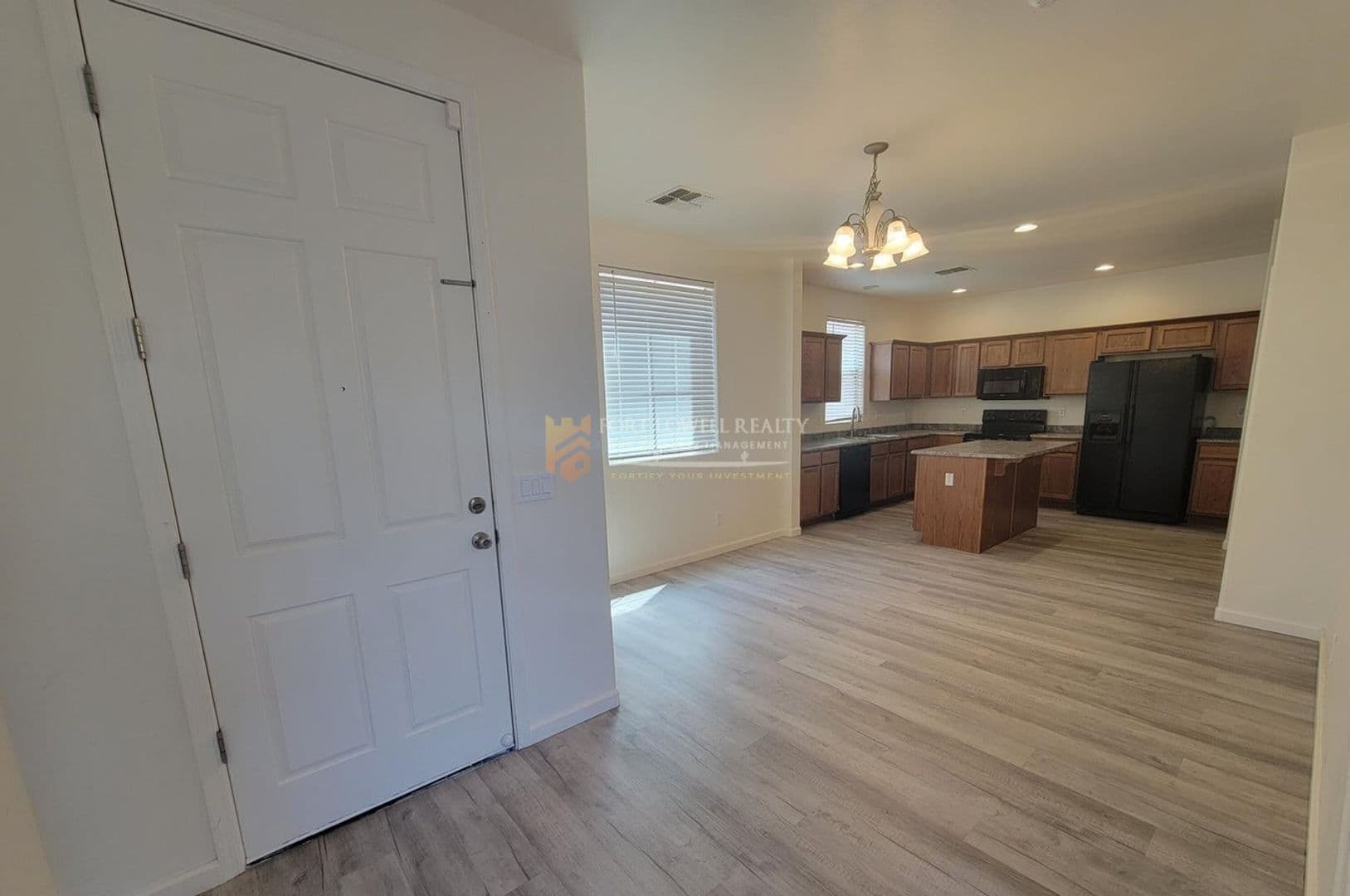 Laveen House: 7226 S 48th Glen