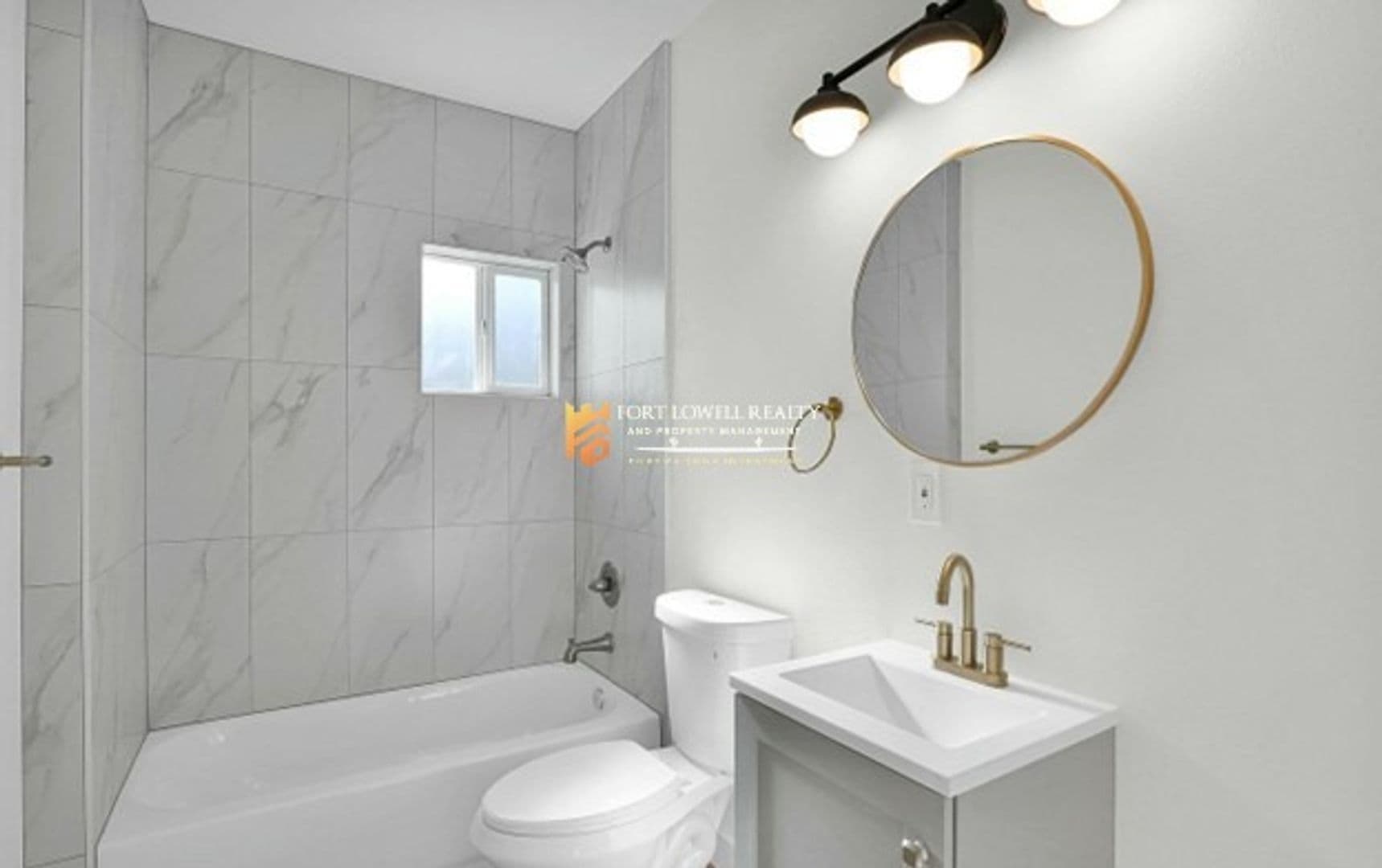 Buckeye Apartment: 202 S 2nd St