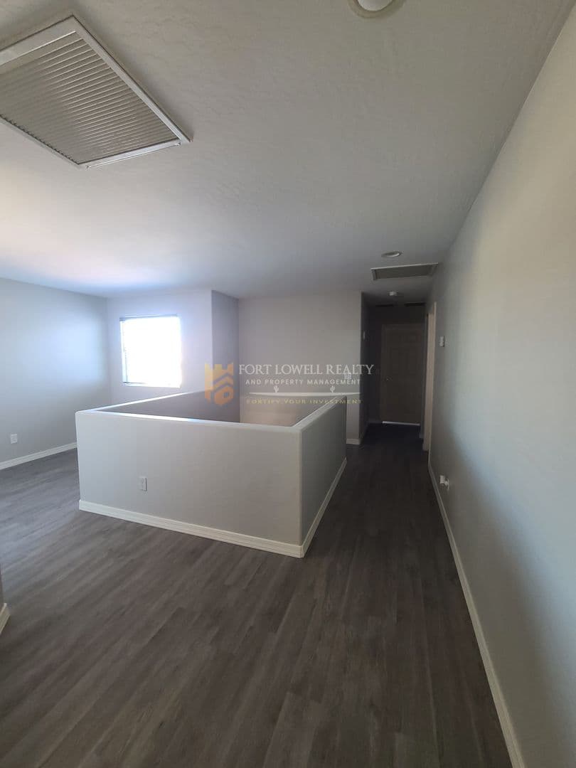 Buckeye House: 22263 W Shadow Dr