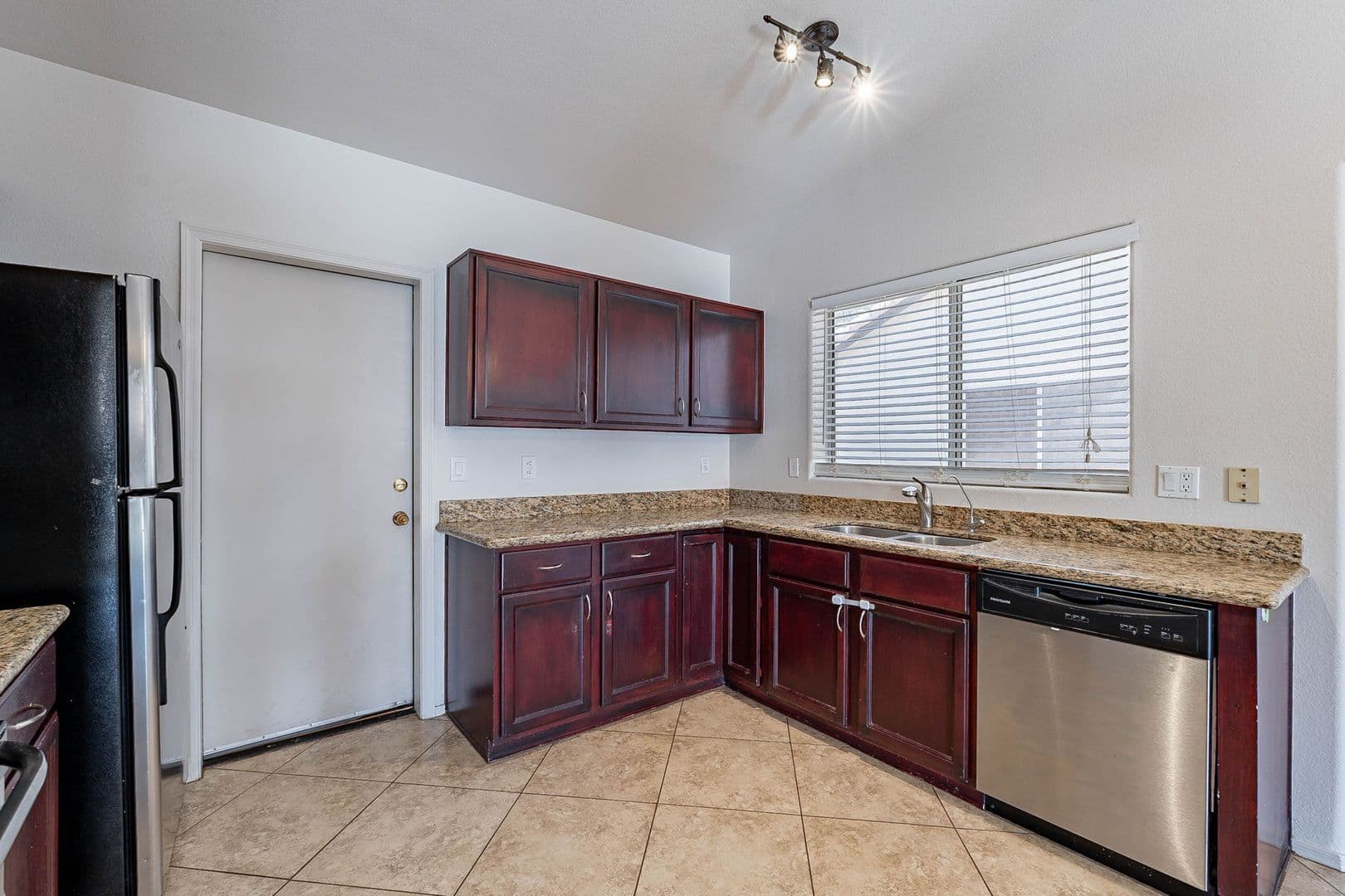 Chandler House: 5463 W Geronimo St
