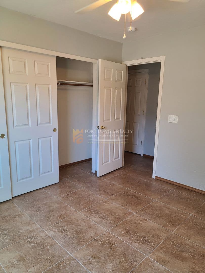 Buckeye House: 22263 W Shadow Dr