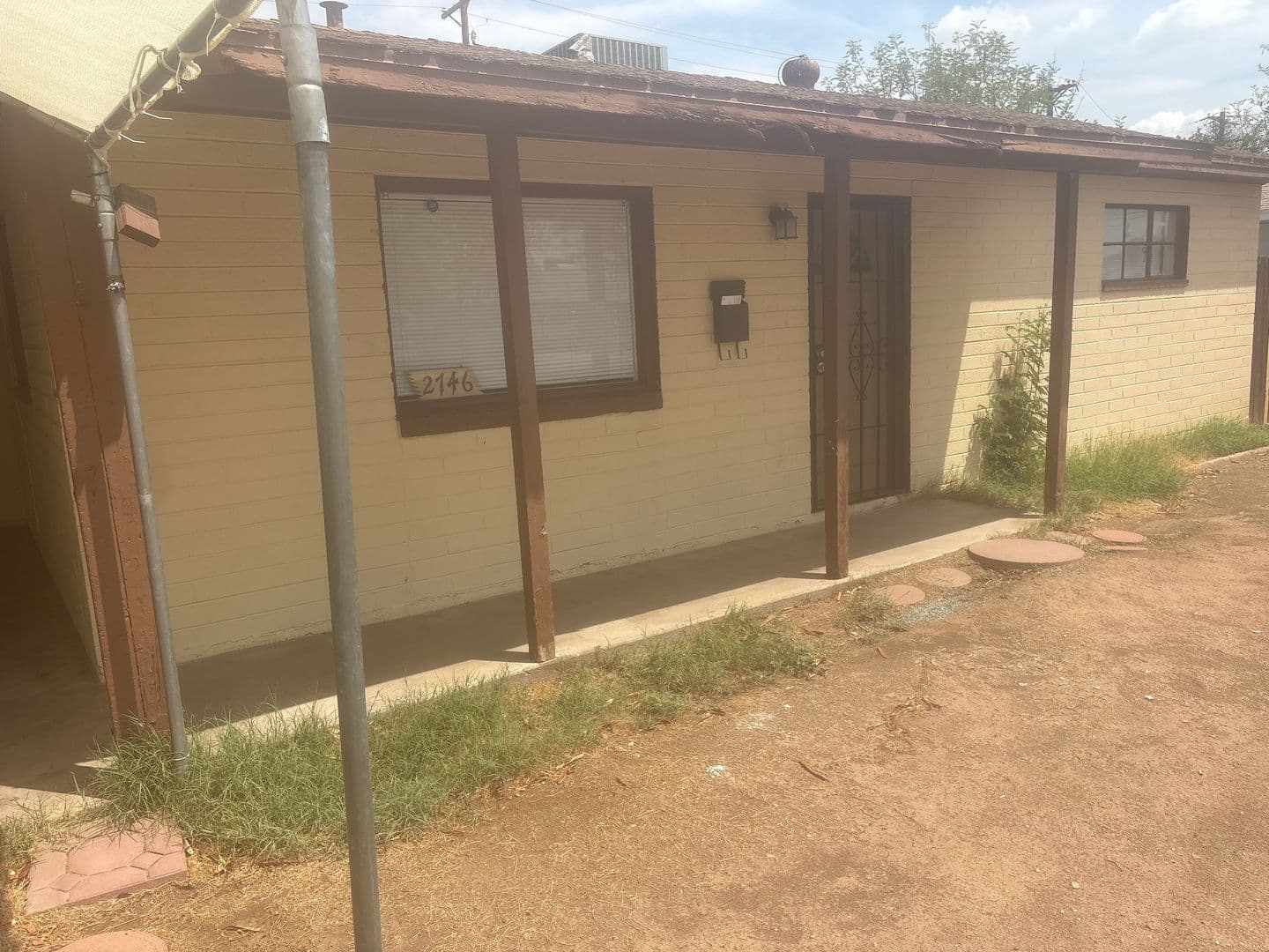 Phoenix House: 2746 W Glenrosa Ave