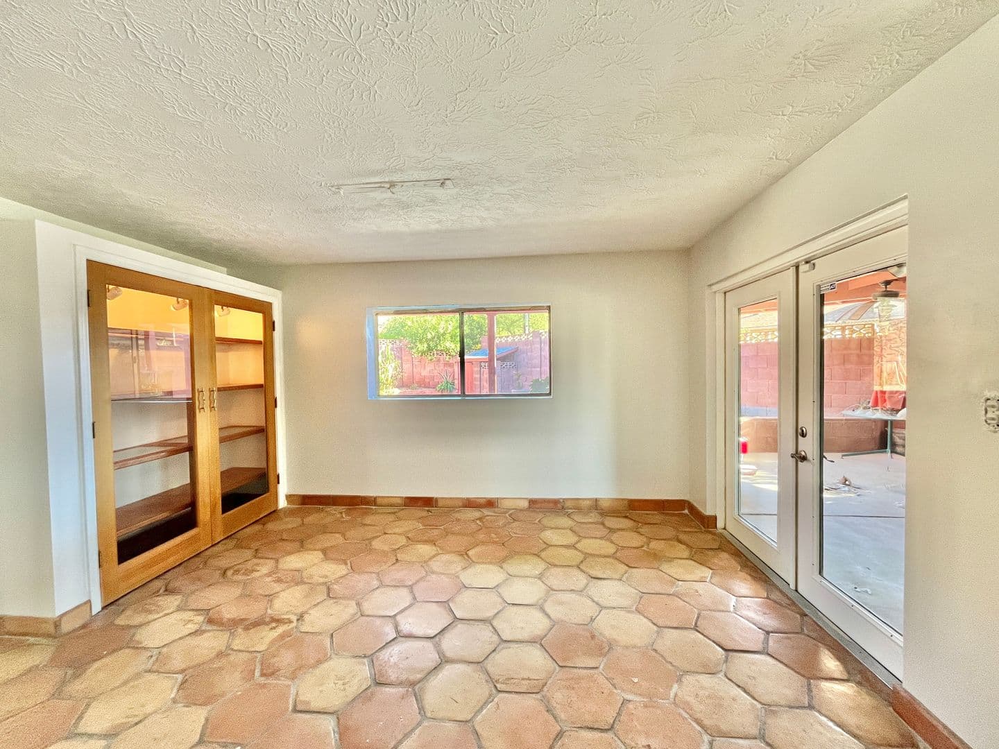 Phoenix House: 1741 E Mountain View Rd