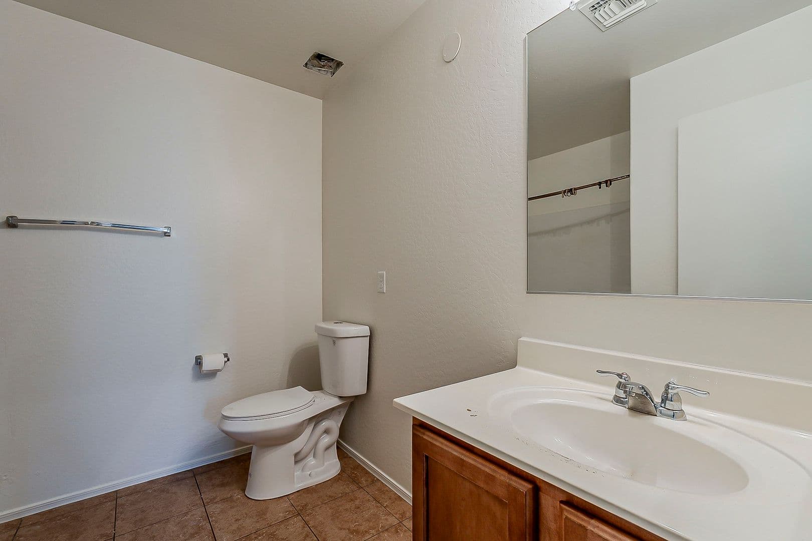 Phoenix Townhome: 3022 E Donner Dr