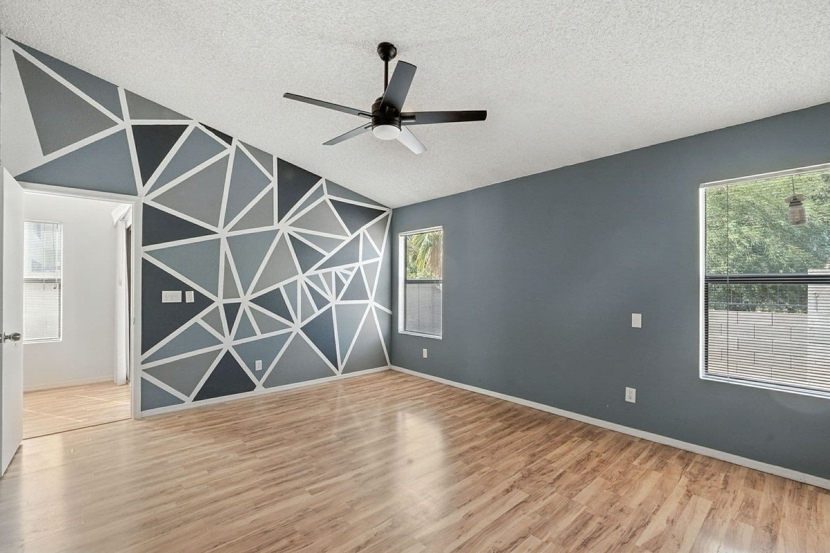 Phoenix House: 766 E Rosemonte Dr