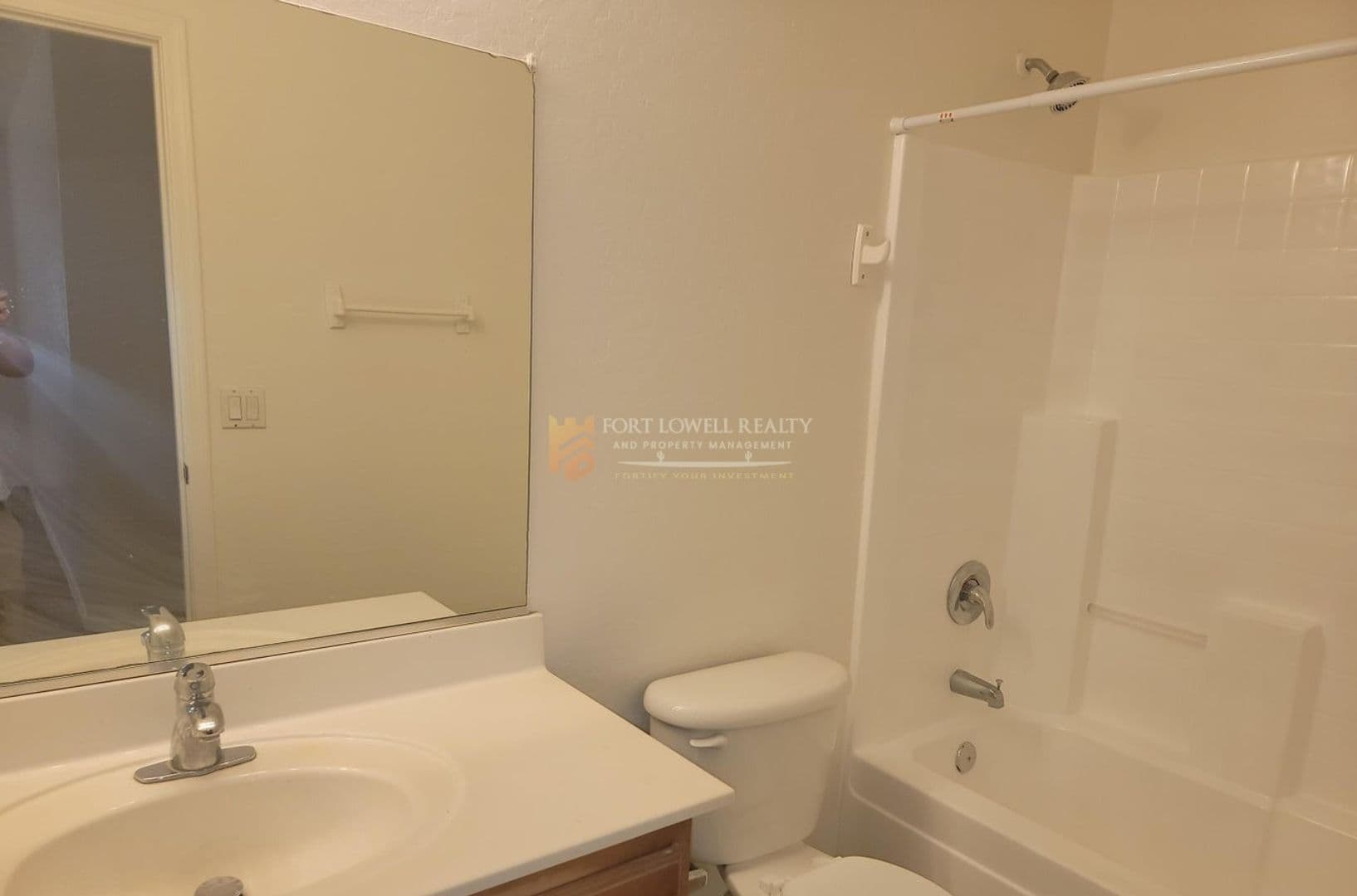 Phoenix House: 3133 W Huntington Dr