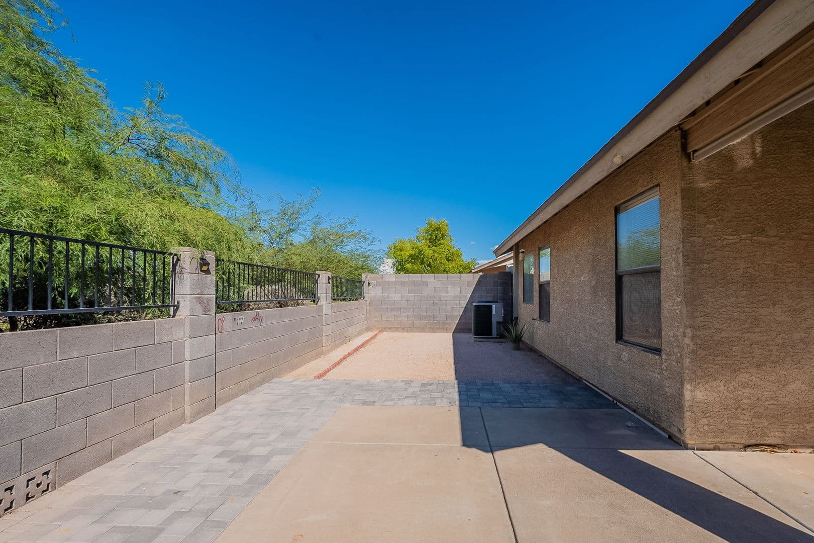 Phoenix House: 766 E Rosemonte Dr
